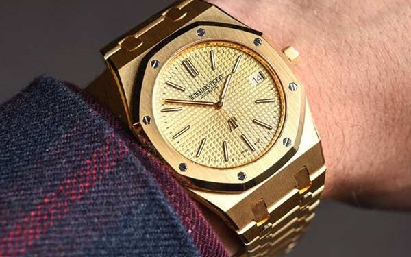 愛彼手表表殼壞了處理方法推薦(圖) 愛彼手表表殼壞了處理方法推薦(圖)